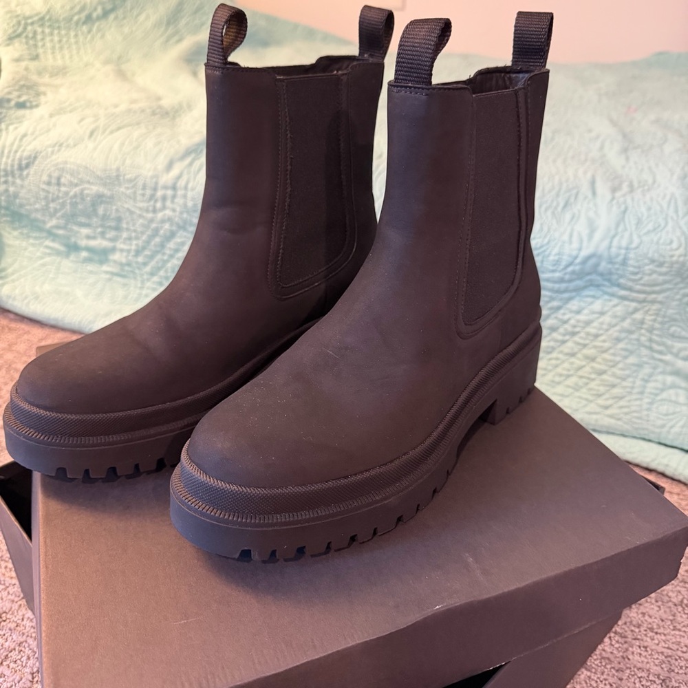 Thursday Platform Legend Matte Black Chelsea boot